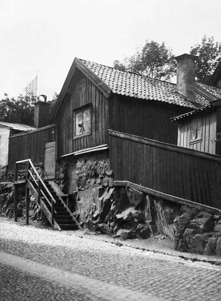 Fjällgatan 50, vid hörnet av Erstagatan 4. Nuv. Fjällgatan 44, Ersta sjukhus.