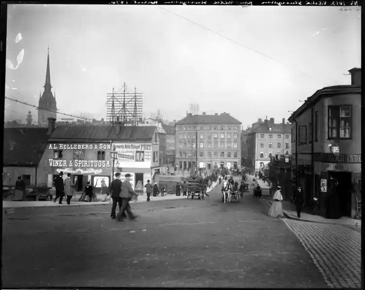 Västra Slussgatan norrut från Nedre Slussgatan