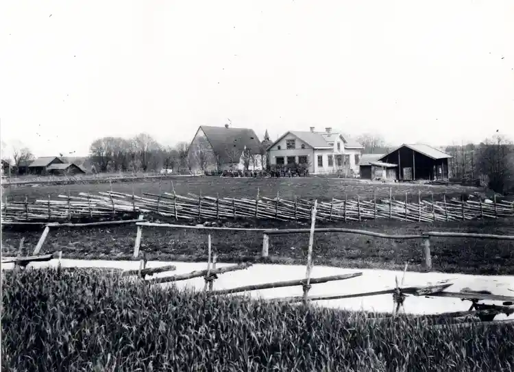 Frösunda kyrka och kyrkskola