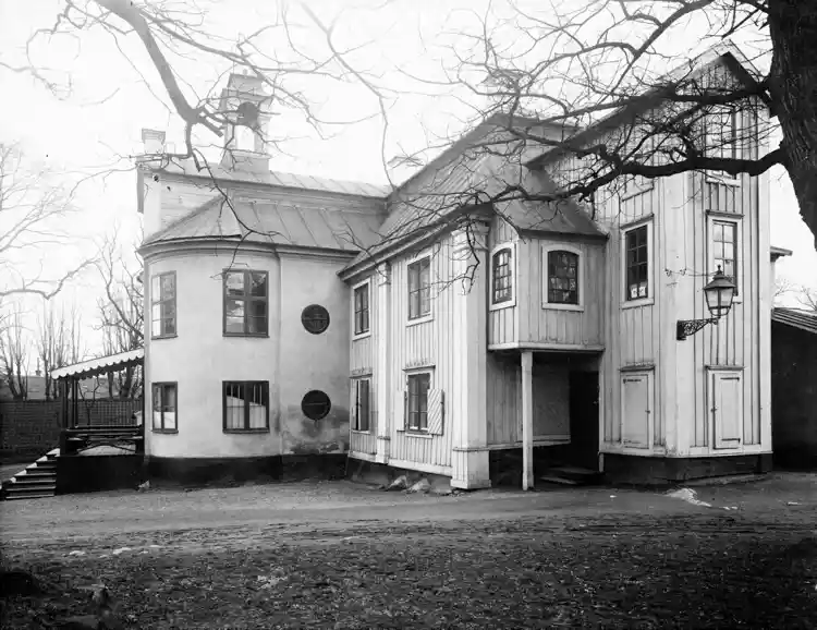 Liljeholmens värdshus mot öster.