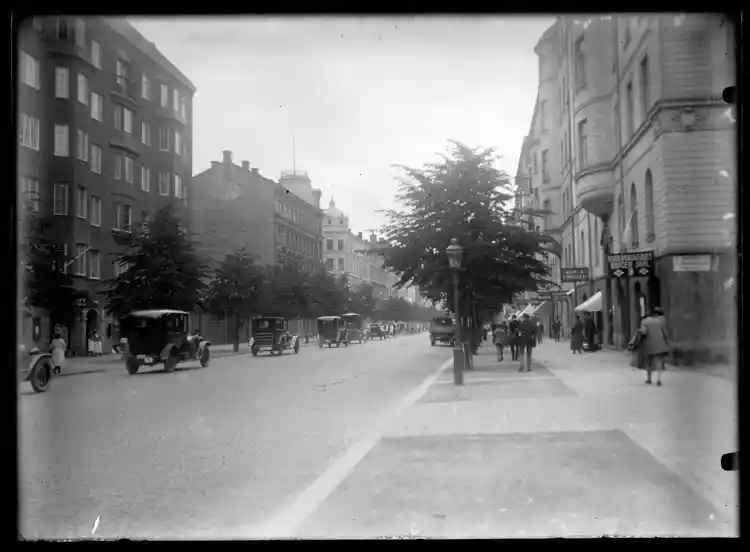 Birger Jarlsgatan norrut från 106b