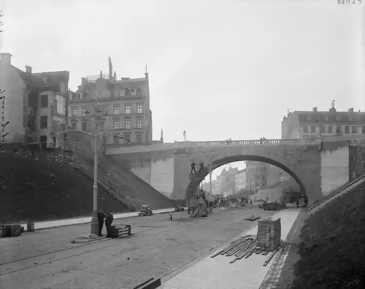 Kungsgatan västerut mot Malmskillnadsbron.