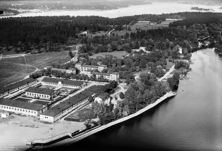 Flygbild med Etnografiska Museet, Dragonkasernerna.