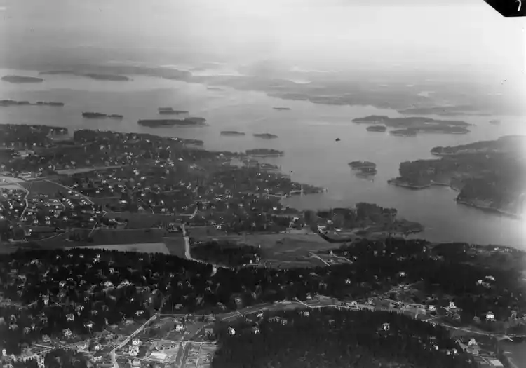 Flygfoto över Stocksund och Djursholm runt Stockan