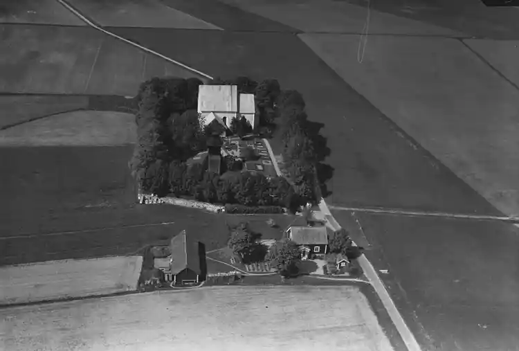 Flygfoto över Markims kyrka