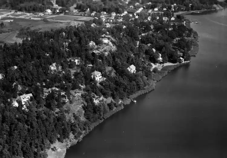 Flygfoto över Ekbacken och Nora trädgårdsstad i Danderyd