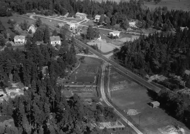 Flygfoto över Stockholmsvägen i Ensta